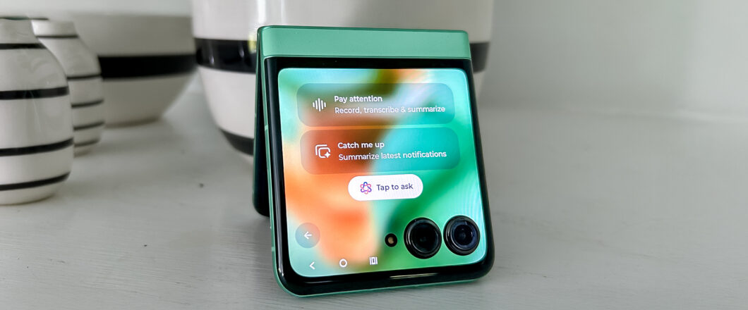 motorola razr in tent mode